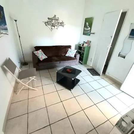 Les Loggias Apartment