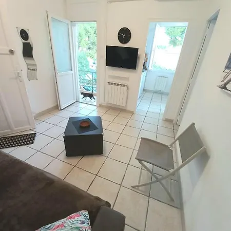 Les Loggias Apartment