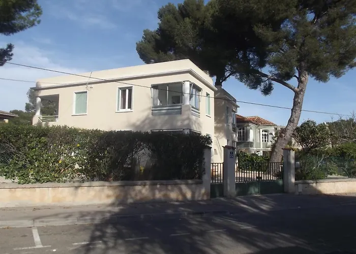 Les Loggias Apartment *