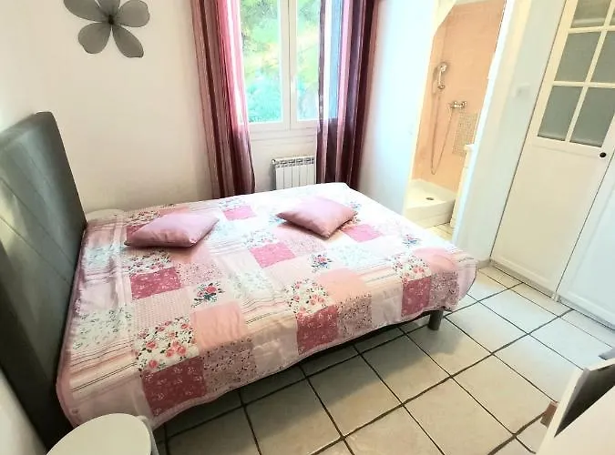 Les Loggias Apartment